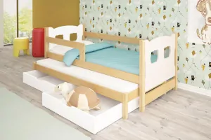 Postel s výsuvnou přistýlkou OLI 2 90x200 cm borovice masiv s úložným prostorem a matracemi