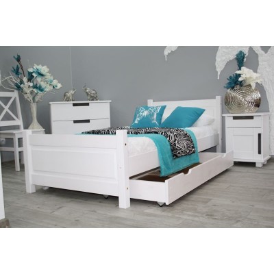 Dřevěná postel  MD 12 100x200 cm borovice masiv 